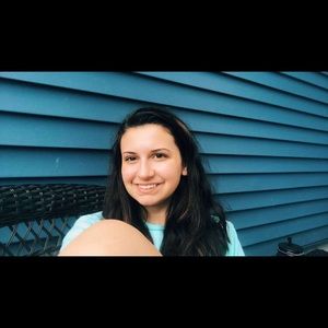 Meet your Posher, Vanessa